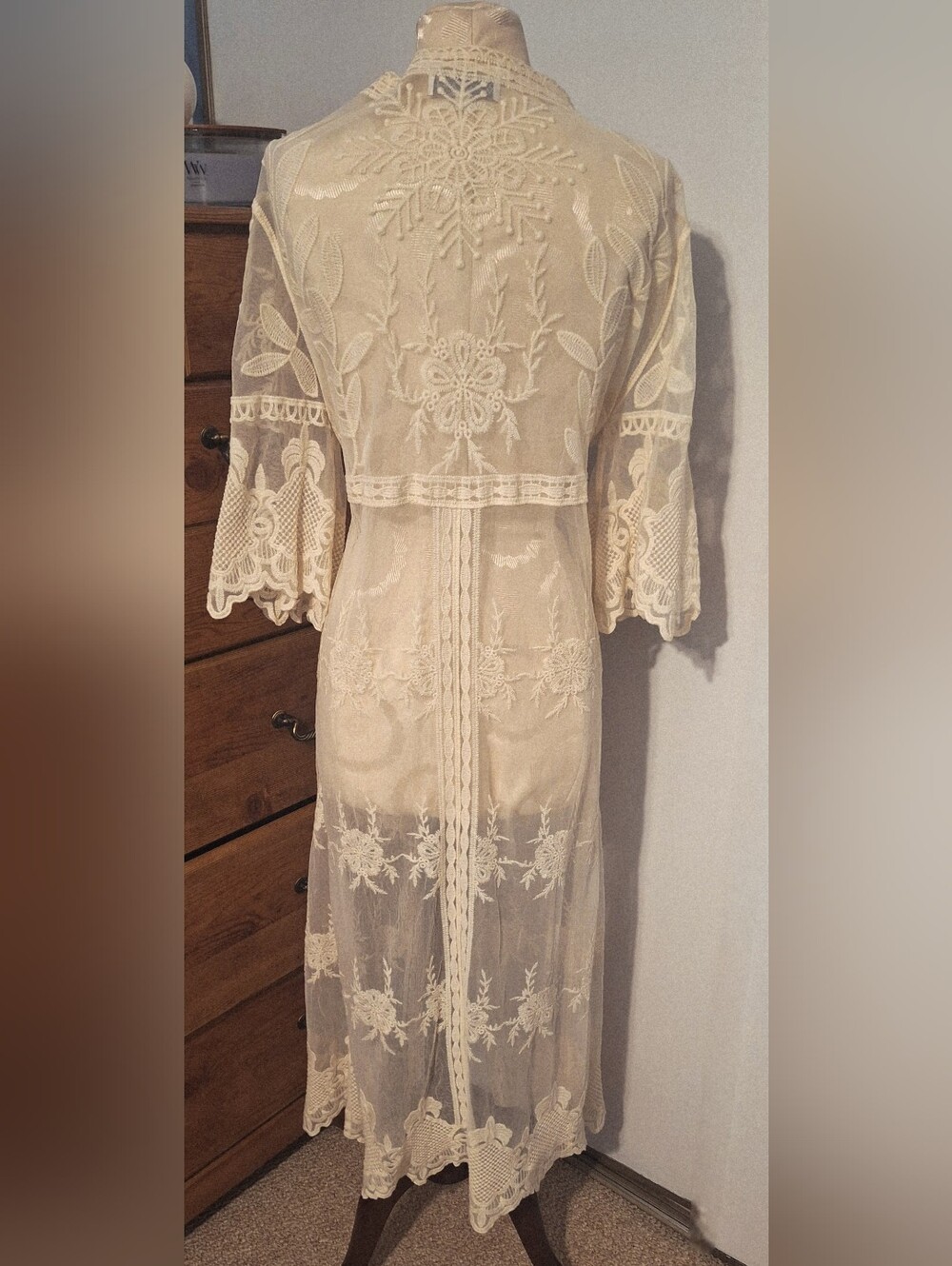 Cream Lace Kimono Robe - Picture 3 of 14